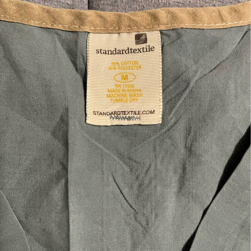 Standard Textile Basic Grey/ Green Scrub Top - Size M - Picture 3 of 4